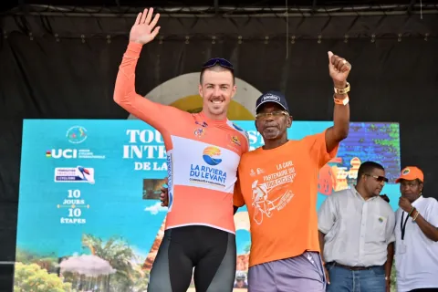 Cérémonie du maillot orange La Riviera du Levant, prix des sprints après l'étape 3.