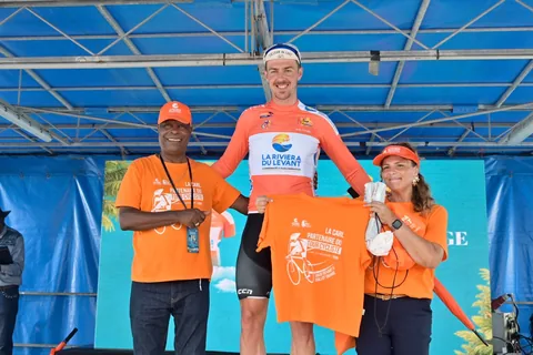 Cérémonie du maillot orange La Riviera du Levant, prix des sprints, après l'étape 5.