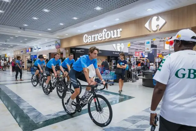 Présentation des équipes et des maillots du Tour de Guadeloupe 2026 à Destreland — photo 4